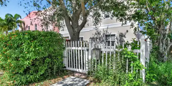 918 N Federal Highway