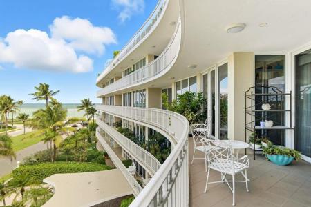 100 Royal Palm Way