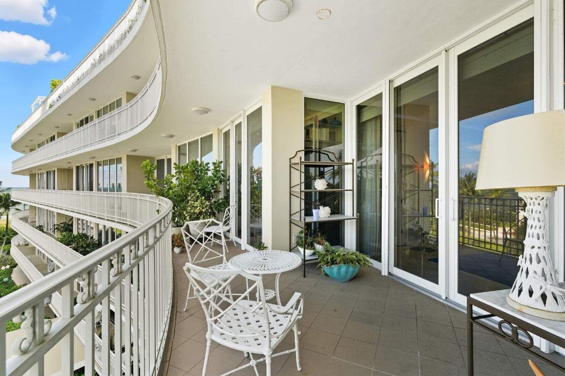 Image 3: 100 Royal Palm Way(3)