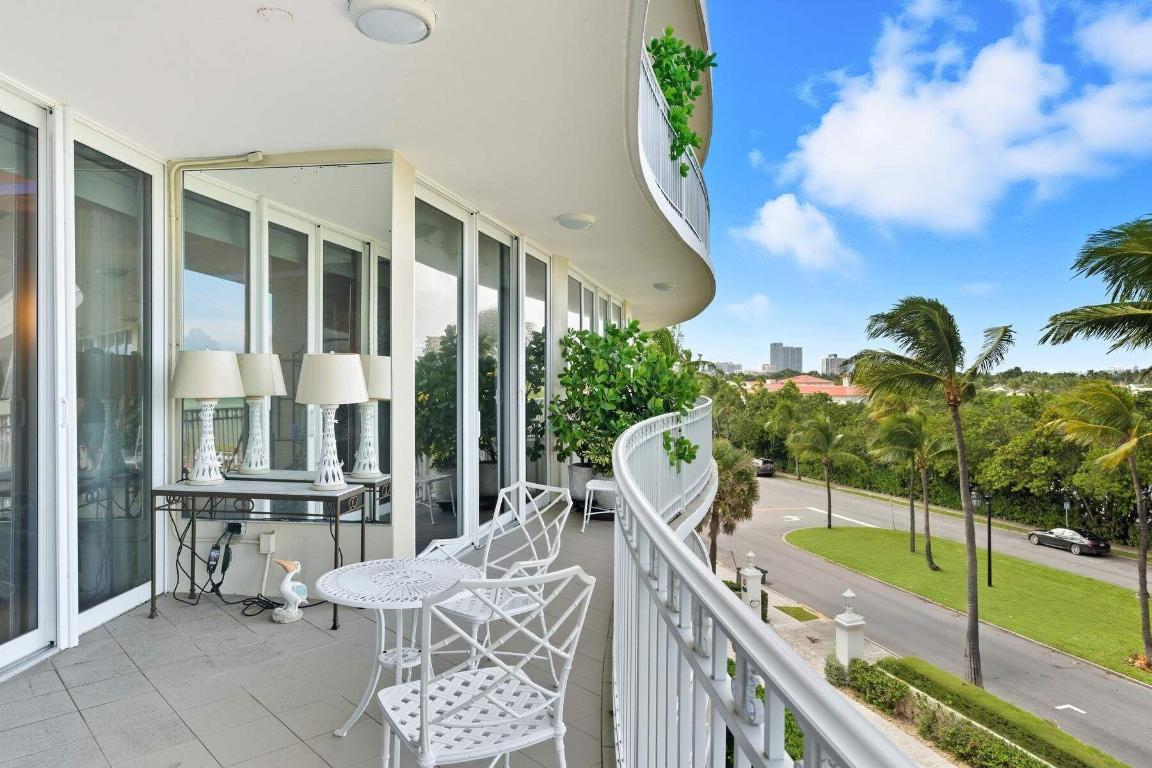 Image 4: 100 Royal Palm Way(4)