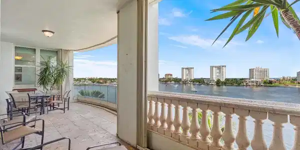 500 SE 5th Avenue