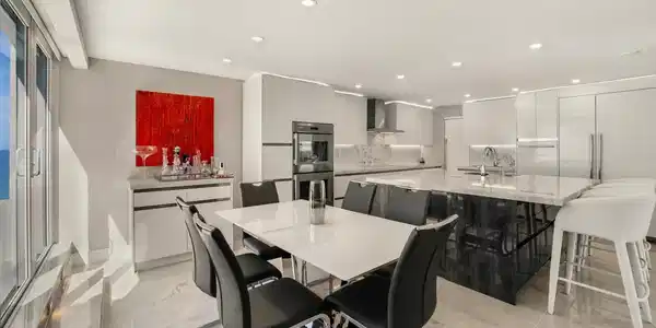Image 4: Kitchen3