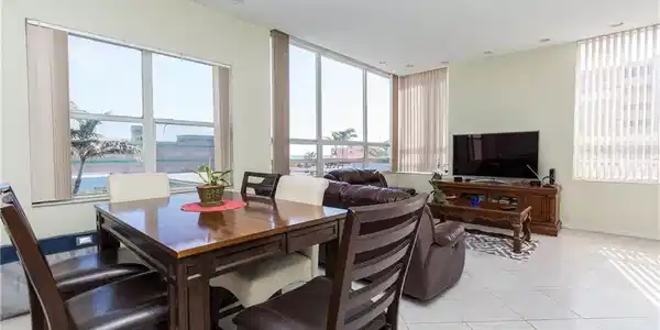 Image 2: Dining area