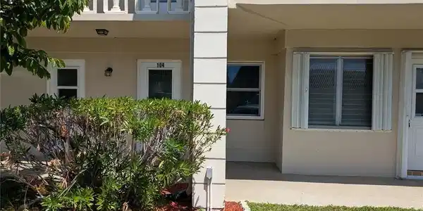 2115 NE 42nd Court
