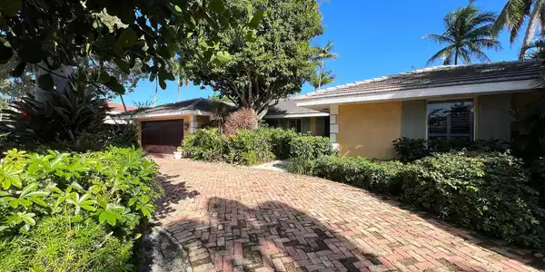 2240 Date Palm Road