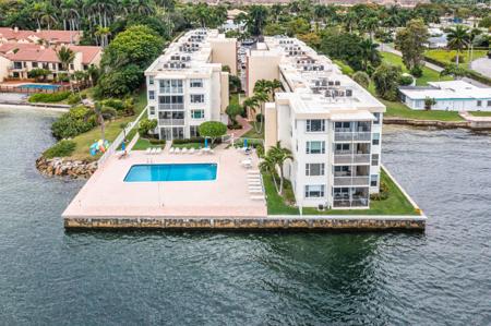 1820 New Palm Way