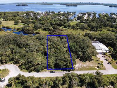 4132 Mariner Oaks Way