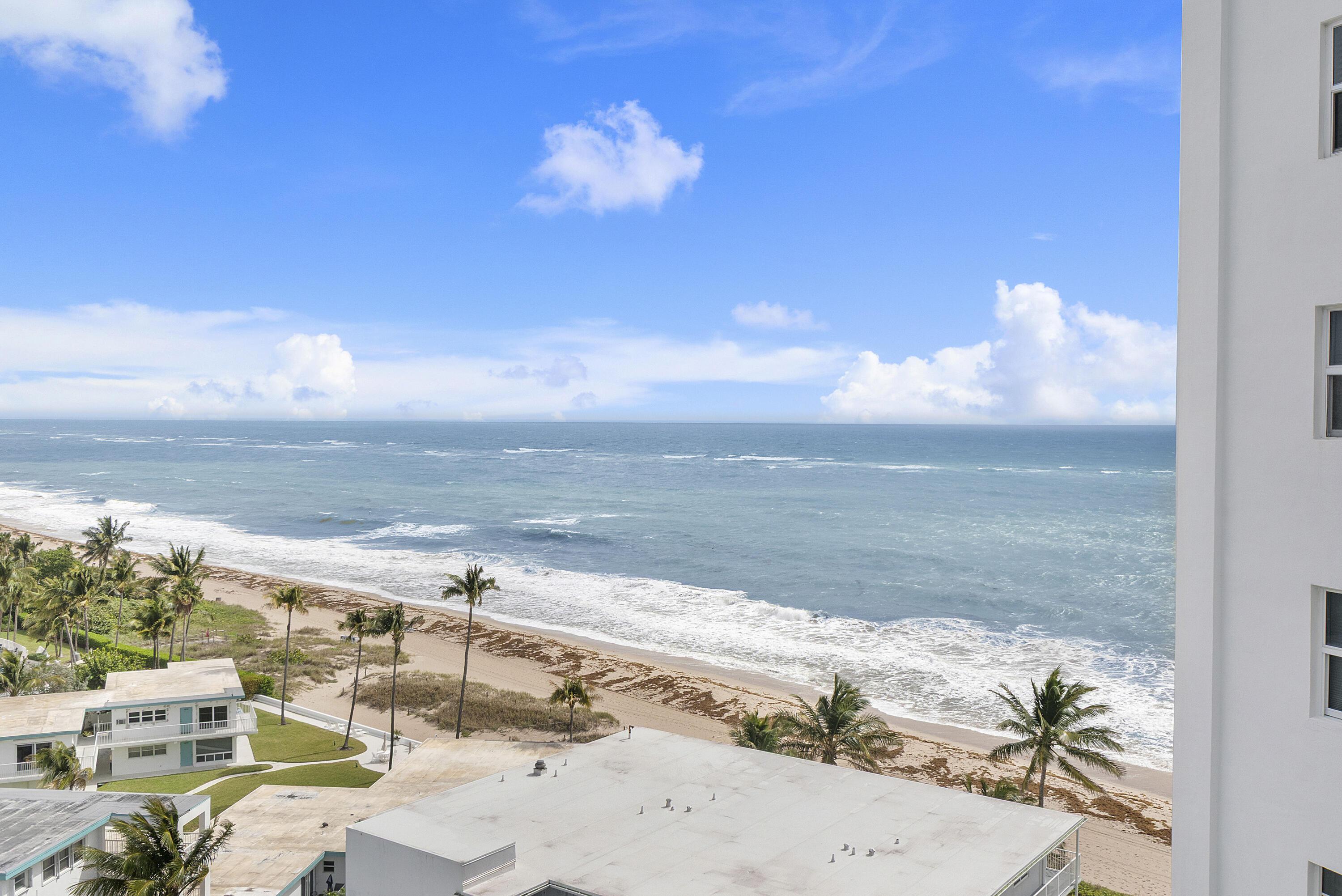 Image 2: Zoom-in from balcony