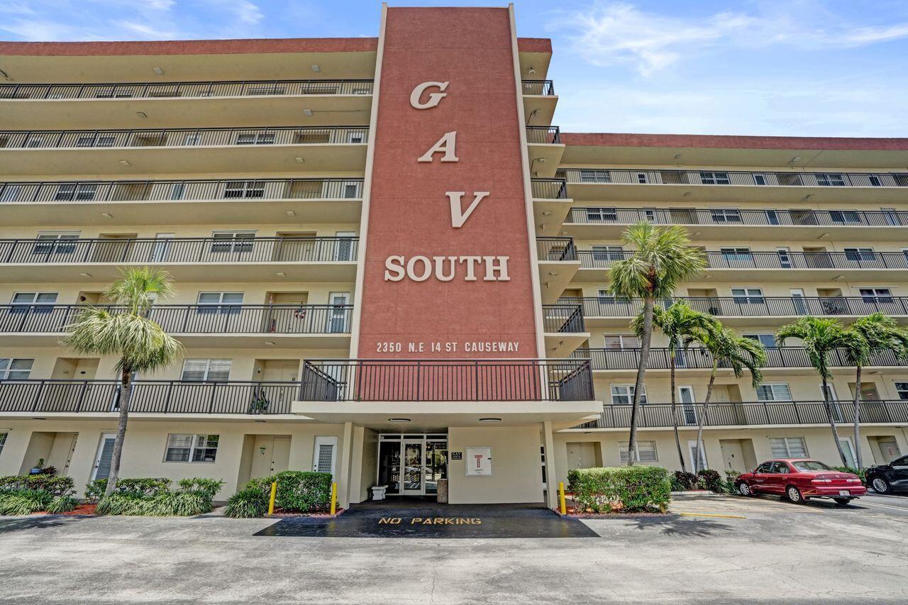 Image 2: Gav Front