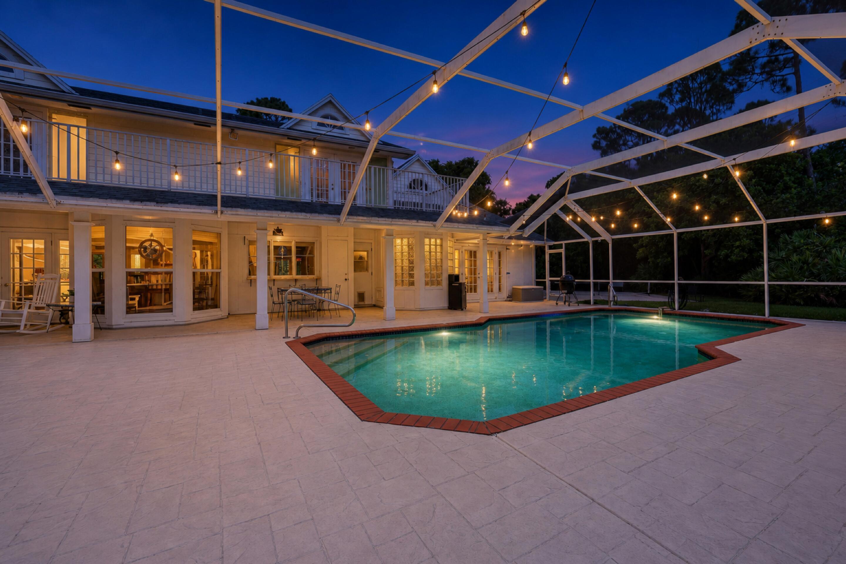 Image 4: Screened-In Pool