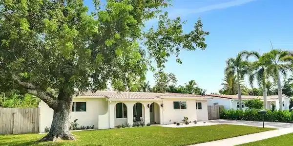 2320 NE 51 Street