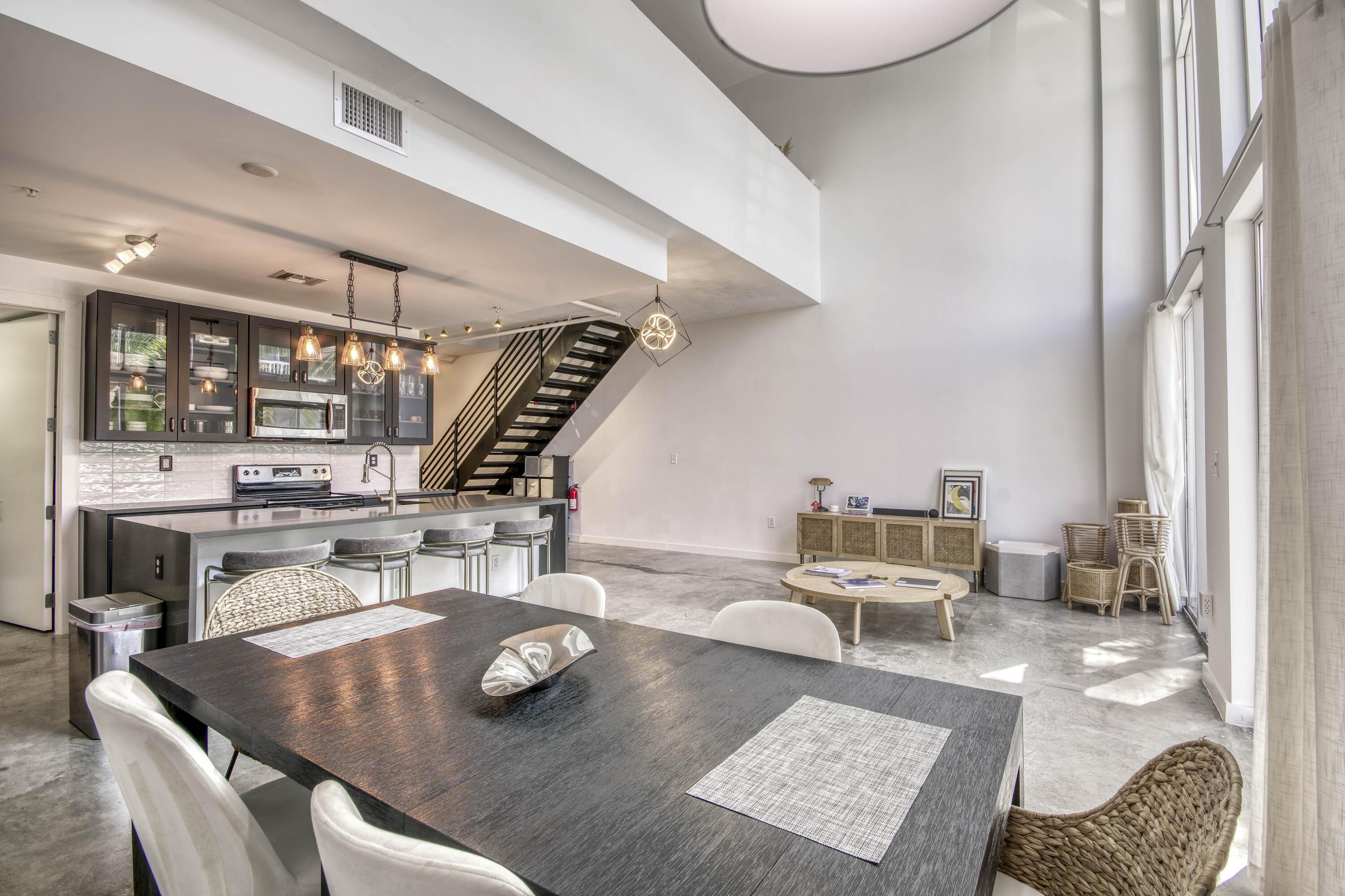Image 3: Living Area 3