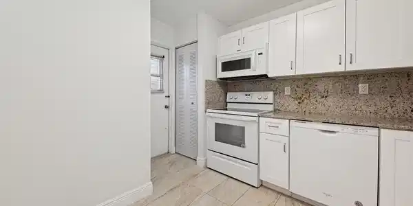 Image 2: Kitchen