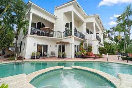 70 Isle Of Venice Dr