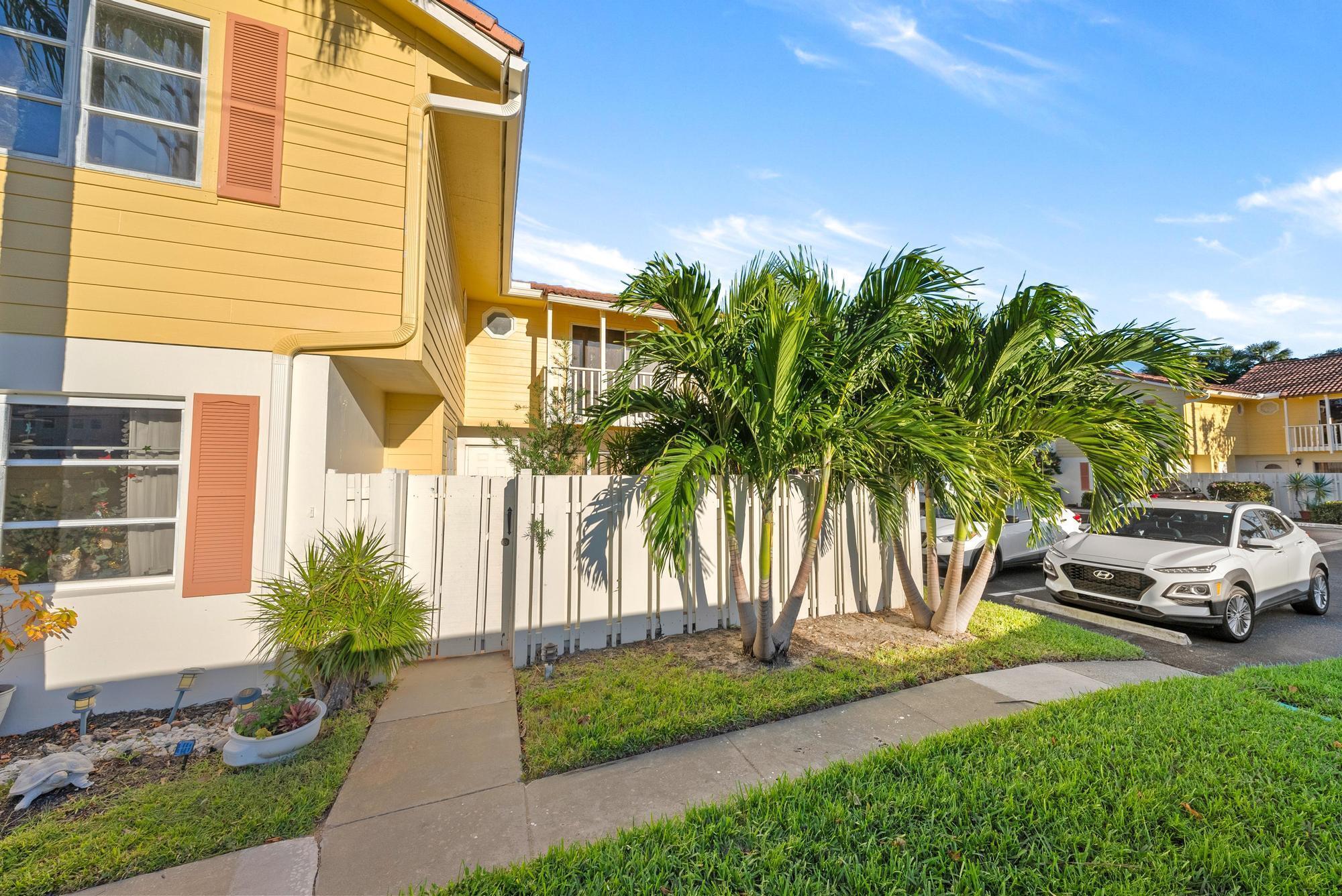 Image 1: 169 Seabreeze Circle-2