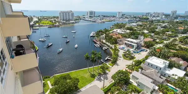 2500 E Las Olas Blvd