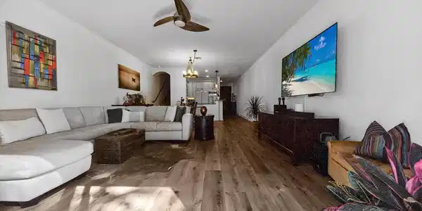 Image 4: 1942 NE 42nd St Pompano Beach-large-007-