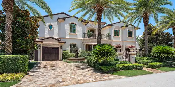 Image 3: 2225_West_Silver_Palm_Road_01