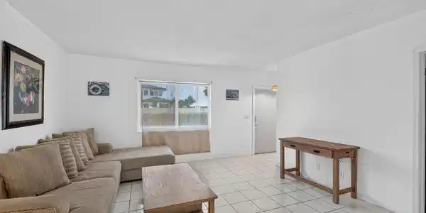 Image 3: 8-web-or-mls-DSC_0503