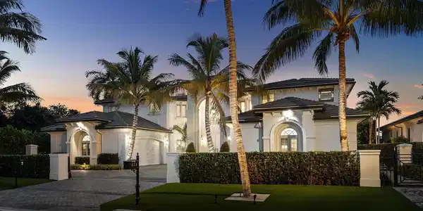 Image 2: 121_Royal_Palm_Way_Dusk_03