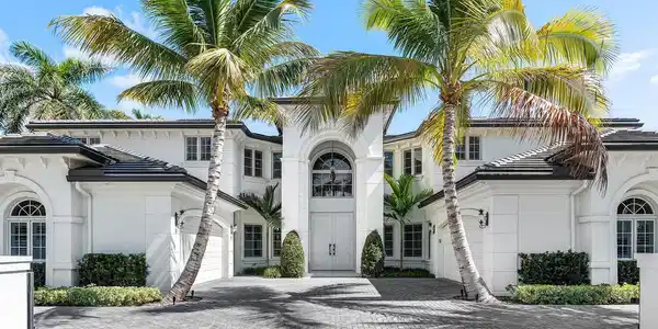 Image 4: 121_Royal_Palm_Way_04