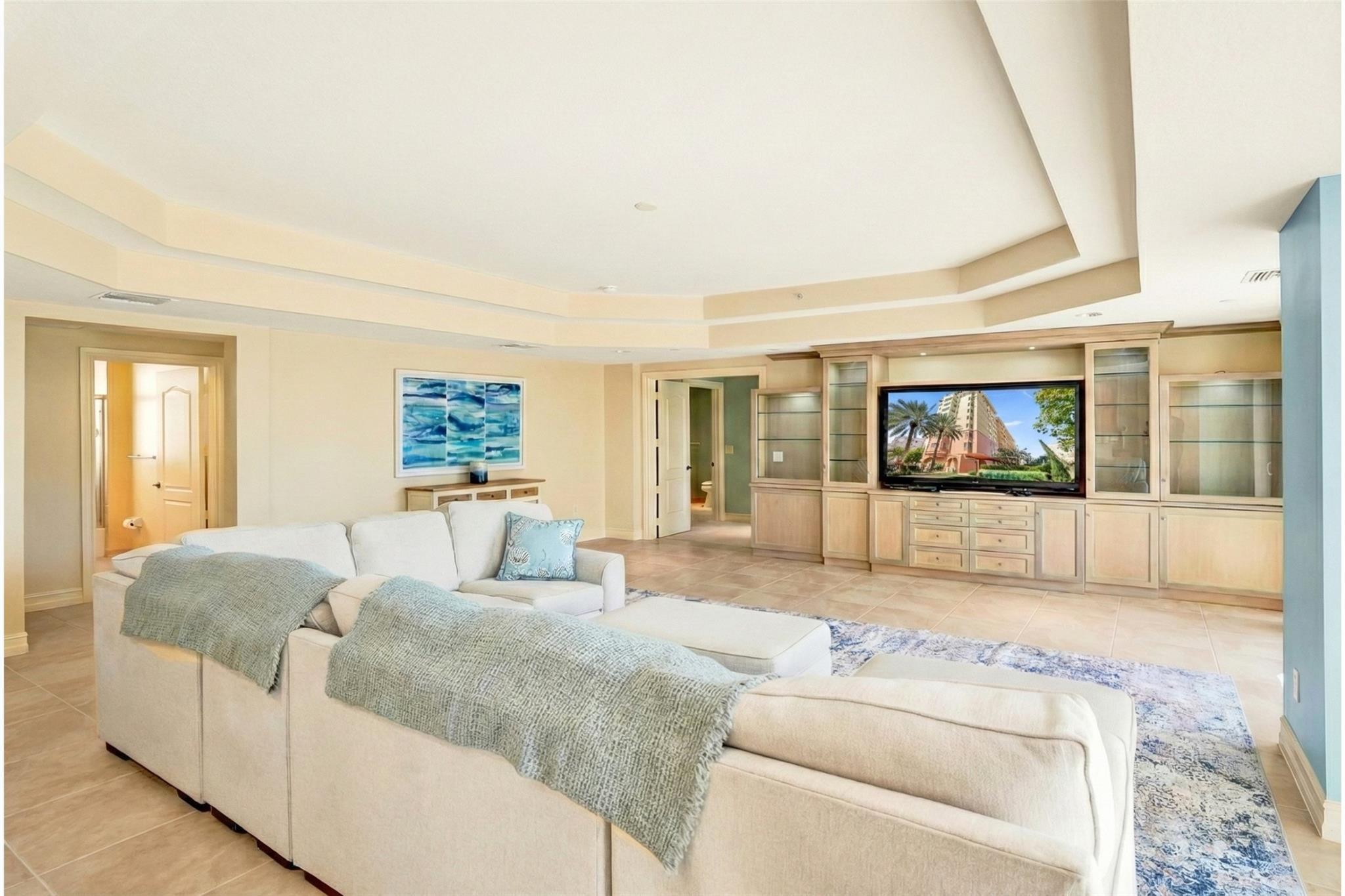Image 4: very spacious living area, with built in media wal