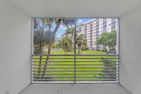 2731 NE 14th St Causeway