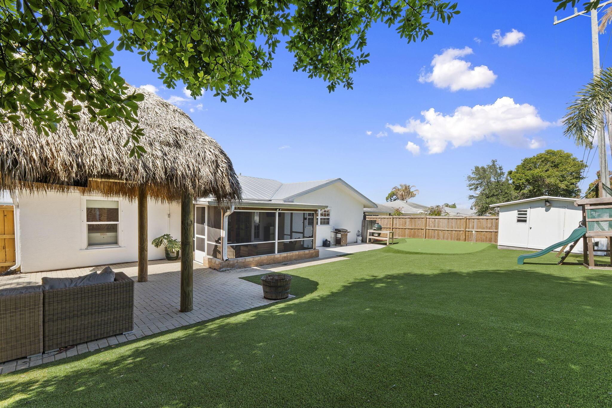 Image 2: Tiki Entertaining Area