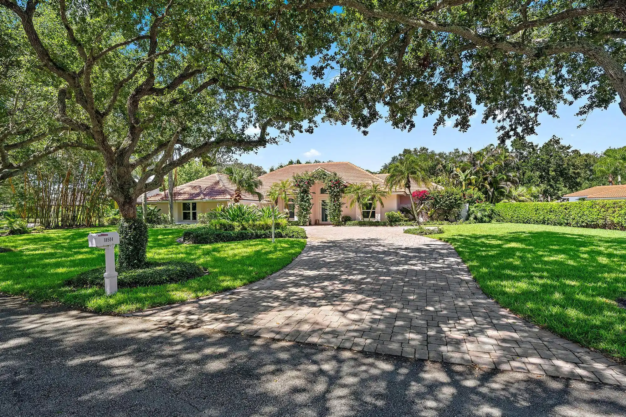 Image 1: 18504 SE Heritage Oaks Lane