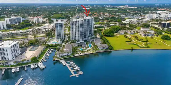 Image 4: Water Club Towers