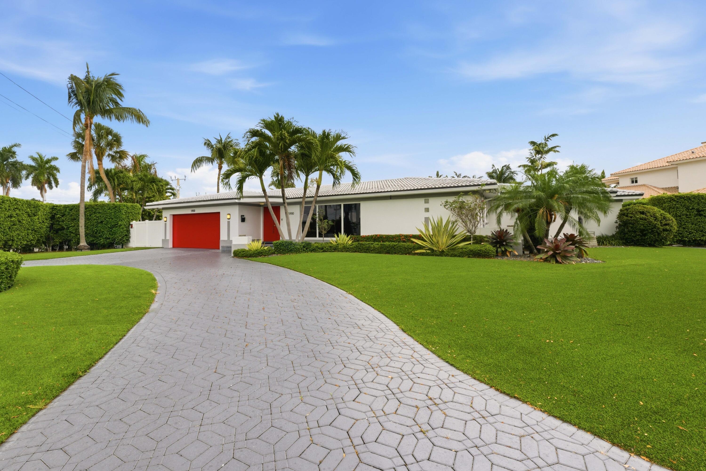 Image 4: 5900 Bayview Dr_050