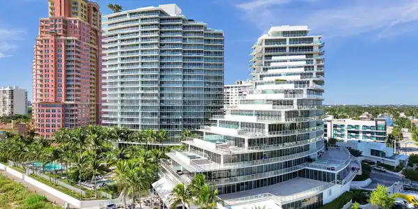 2200 N Ocean Blvd