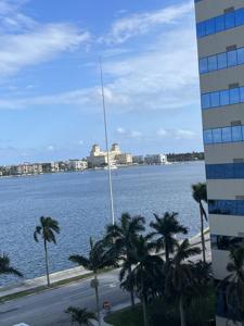 1551 N Flagler Dr