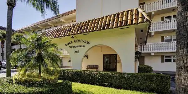 Image 3: Front Entrance