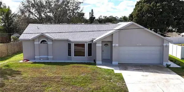 608 SE Dean Terrace