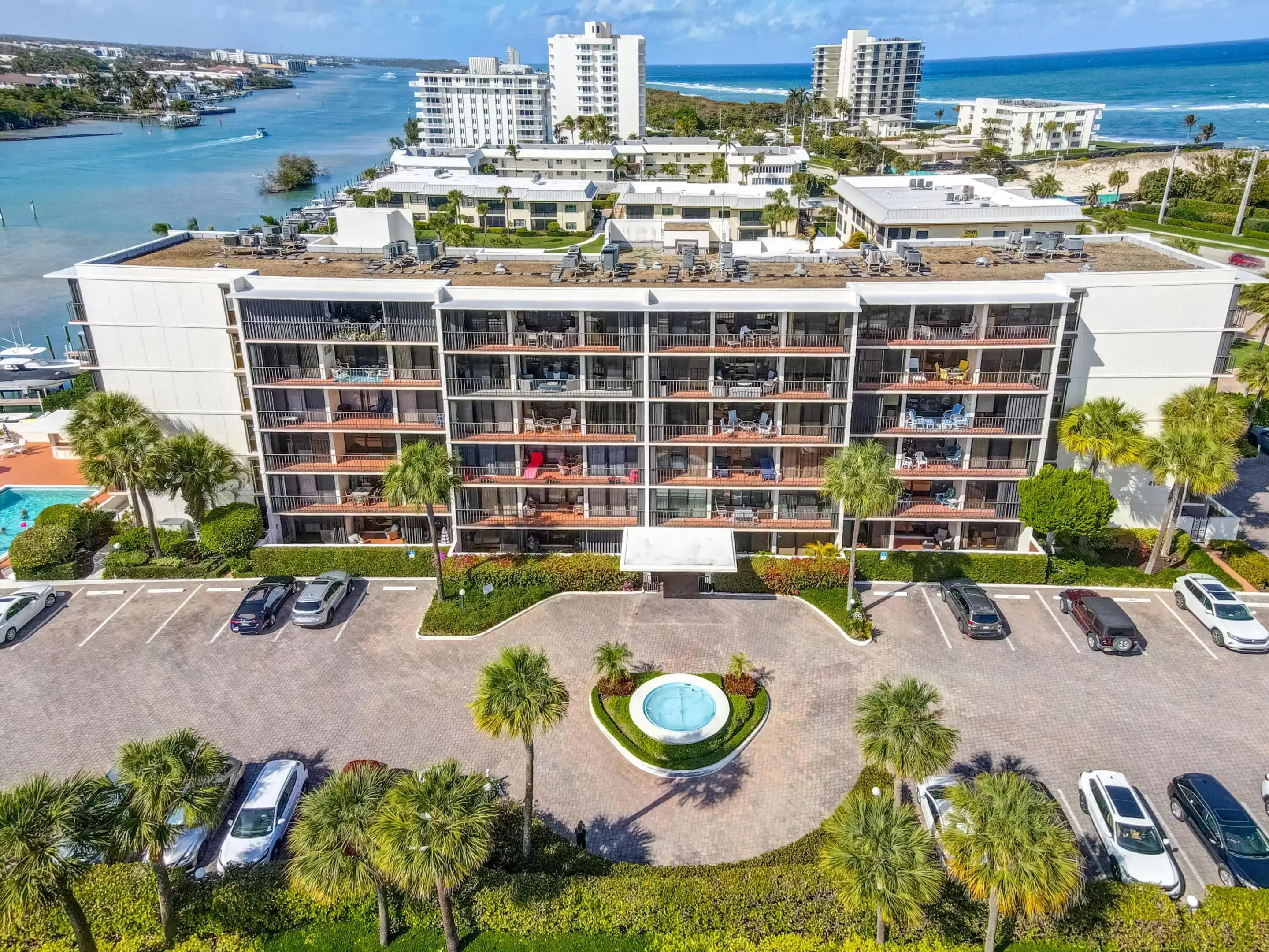 Image 1: Ocean Villas