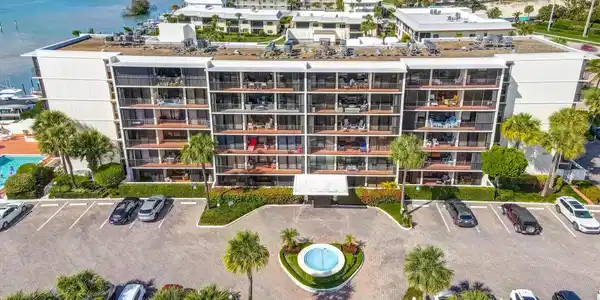 225 Beach Road