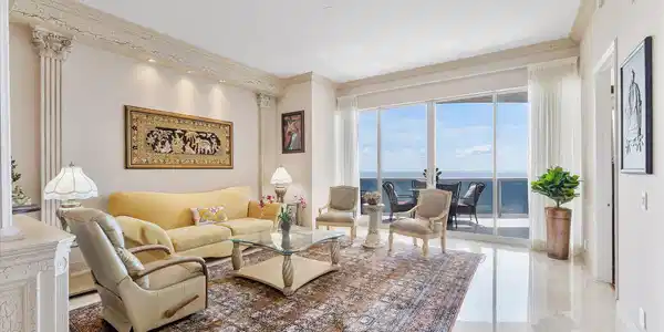 Image 4: 04-3200 N Ocean Blvd_005
