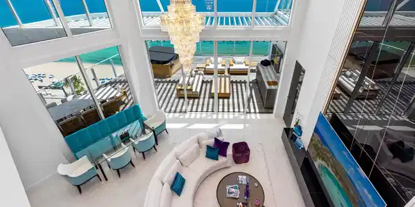 Image 4: Living Area