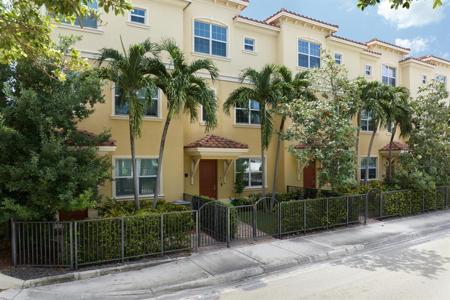 224 S Federal Highway