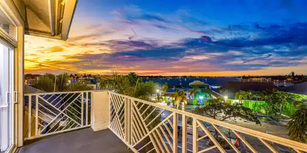 Image 2: 044-305EastOceanAvenue-Lantana-FL-33462-