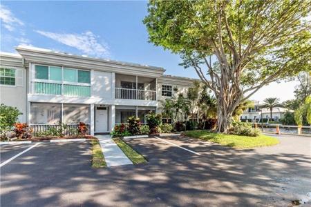 6499 Bay Club Dr