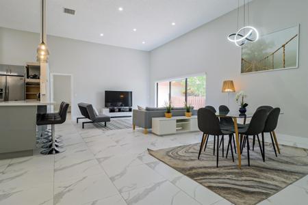 605 Leslie Dr Drive
