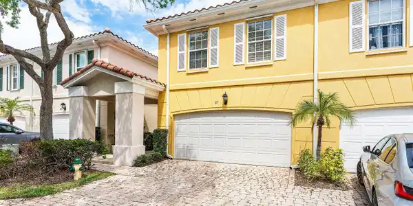 37 Tall Oaks Circle