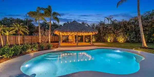 Image 3: twilightpool1.jpg-SMALL