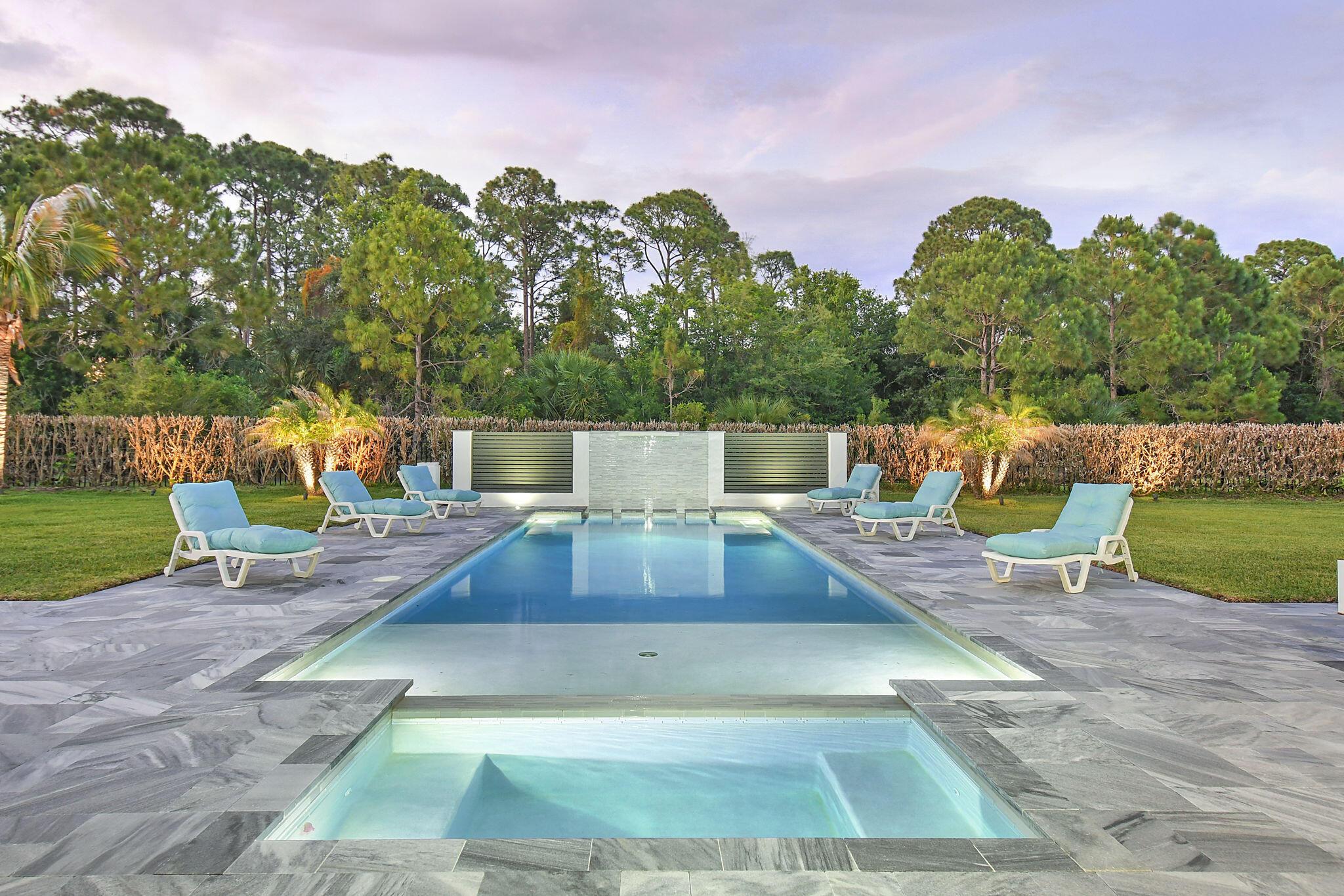Image 4: PoolTwighlight2