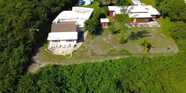 Image 4: 3 High from East