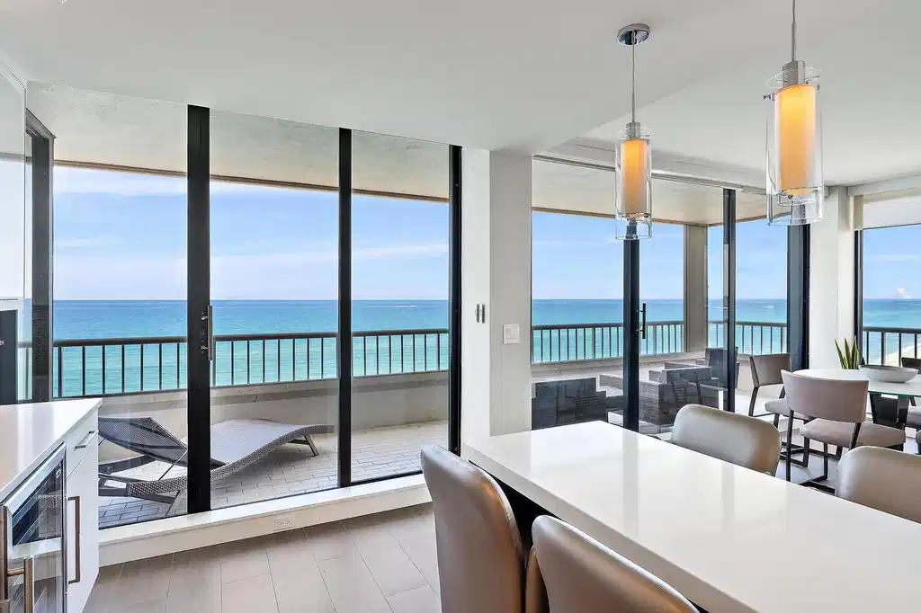 Image 1: 5250 N Ocean Dr unit 10s-21