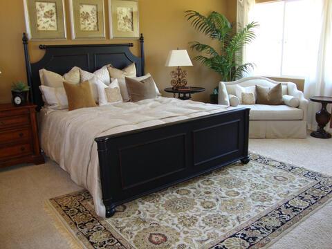 Image 3: bedroom