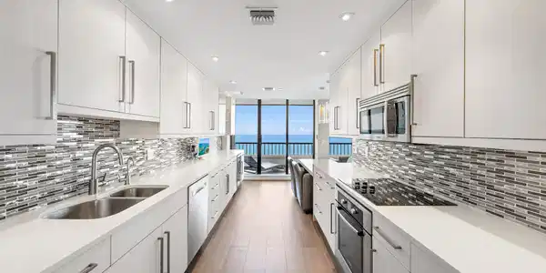 Image 3: 5250 N Ocean Dr unit 10s-20